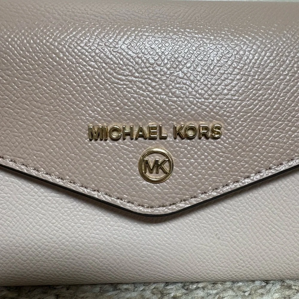 Michael Kors MK envelope clutch wallet on chain WOC cream blush gold cute EUC